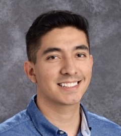 Headshot of Iván Sarabia, Food Education Fellow. 