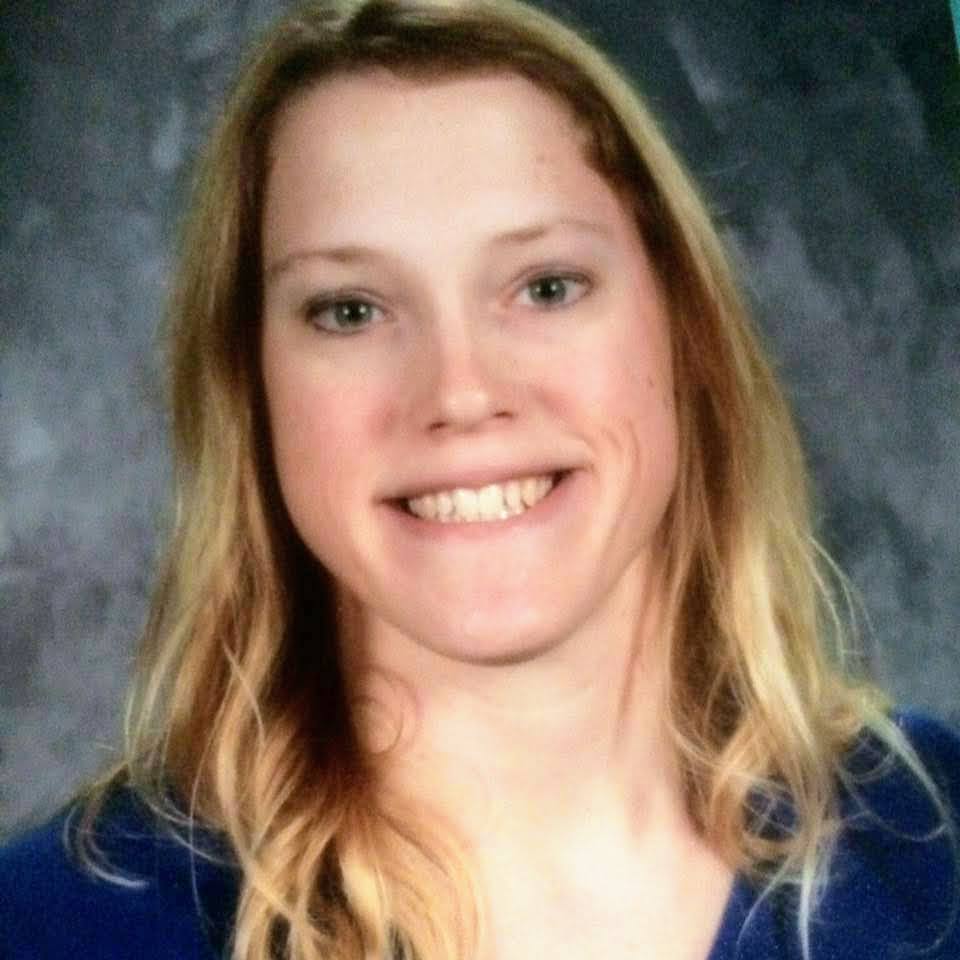 Headshot of Elizabeth Coe, Pilot Light Food Education Fellow. 