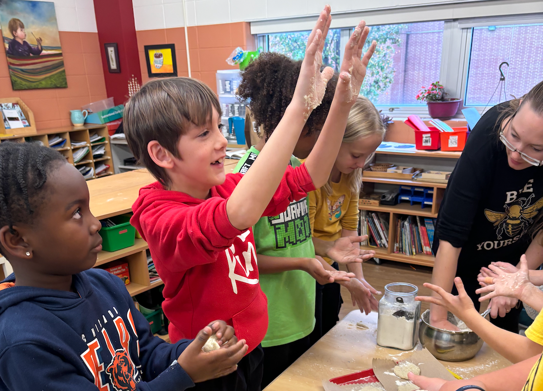 4 Elementary students participate in a hands on Food Education lesson through the Pilot Light program "Feeding Futures," which serves classrooms across the state of Illinois.